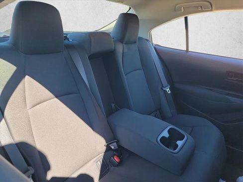 Used 2025 Toyota Corolla LE image 16
