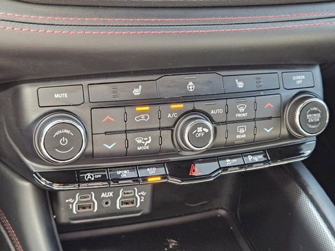 Used 2024 Dodge Durango GT w/ Blacktop Package image 14