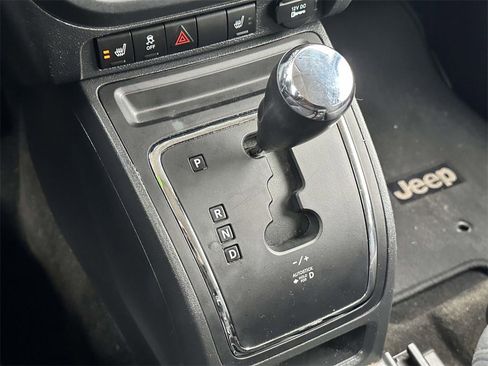 Used 2014 Jeep Patriot Latitude image 26