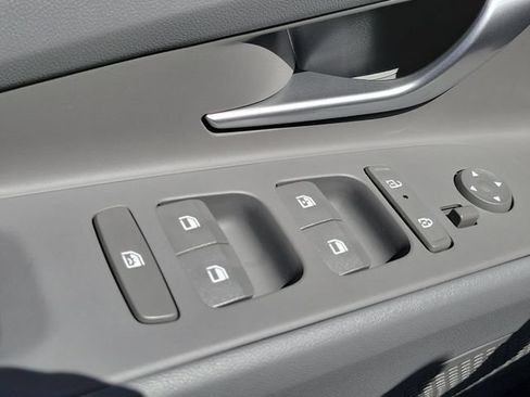 New 2026 Hyundai Elantra SEL Sport FWD image 19