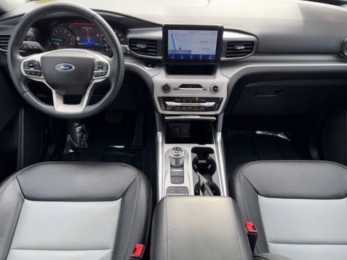 Used 2024 Ford Explorer XLT w/ Equipment Group 202A image 14