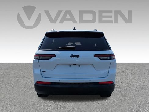 Used 2021 Jeep Grand Cherokee L Laredo RWD image 27