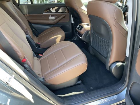 New 2026 Mercedes-Benz GLS 450 4MATIC image 43