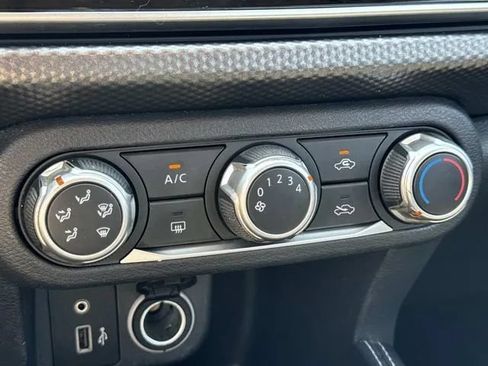 Used 2019 Nissan Kicks S FWD image 35