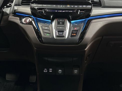 Used 2025 Honda Odyssey Touring image 21