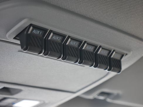 New 2025 Ford F550 4x4 SuperCab Super Duty image 11