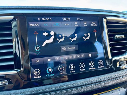 Used 2020 Chrysler Pacifica Limited FWD image 34