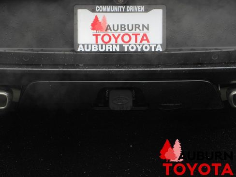 Used 2024 Land Rover Range Rover Sport SE image 7