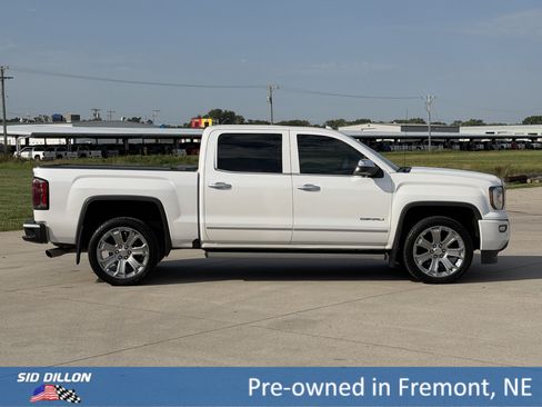 Used 2018 GMC Sierra 1500 Denali w/ Denali Ultimate Package AWD/4WD image 3