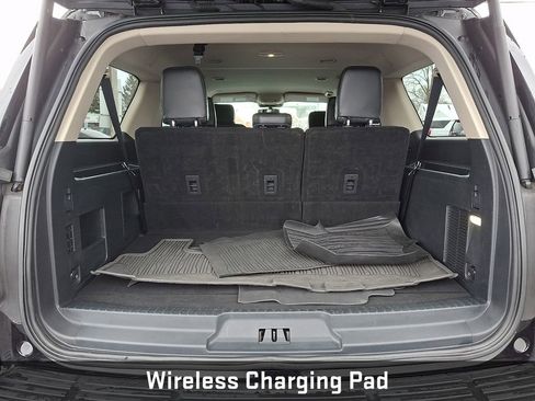 Used 2023 Ford Expedition Max XLT image 34