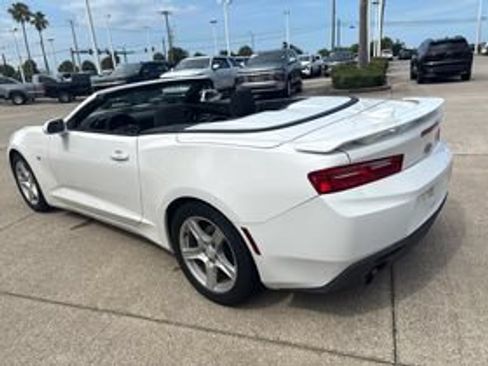 Used 2018 Chevrolet Camaro LT RWD image 2
