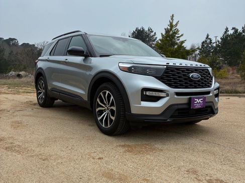 Used 2023 Ford Explorer ST-Line w/ Class IV Trailer Tow Package image 3