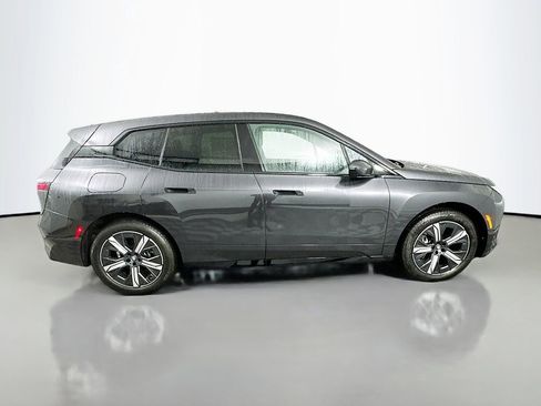 Used 2026 BMW iX xDrive60 image 4