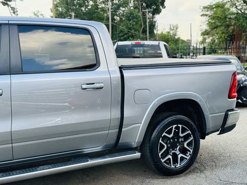 Used 2025 RAM 1500 Laramie AWD/4WD image 9