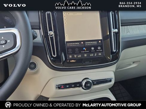 New 2026 Volvo XC40 B5 Ultra w/ Protection Package Premier image 9