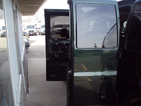 Used 2013 Chevrolet Express 1500 AWD image 15