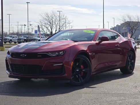 Used 2021 Chevrolet Camaro SS image 2