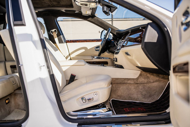 Used 2013 Rolls-Royce Ghost RWD image 69