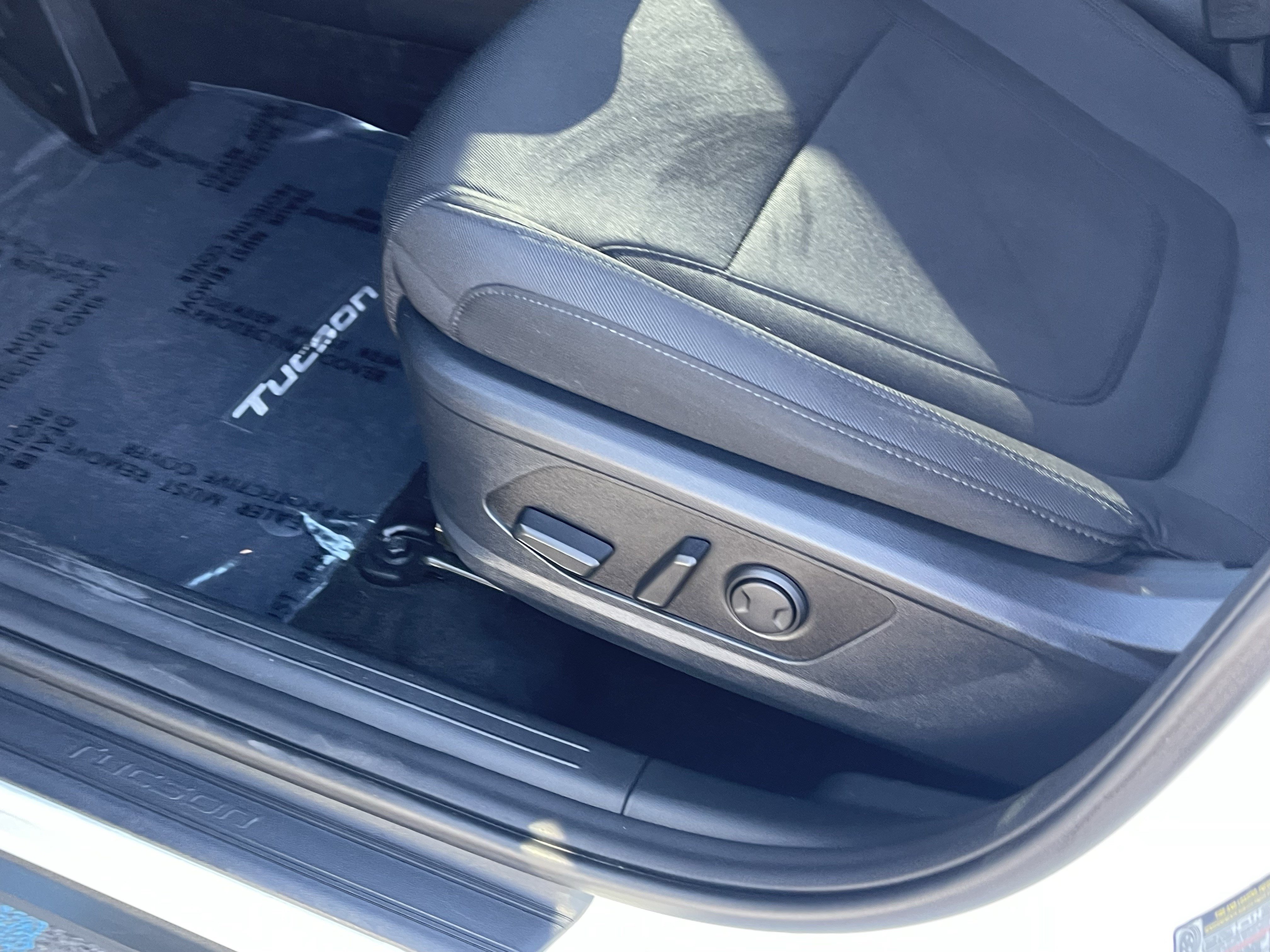 Certified 2022 Hyundai Tucson SEL w/ Cargo Package AWD/4WD image 18