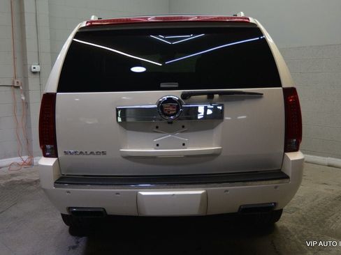 Used 2007 Cadillac Escalade AWD w/ Information Package image 9