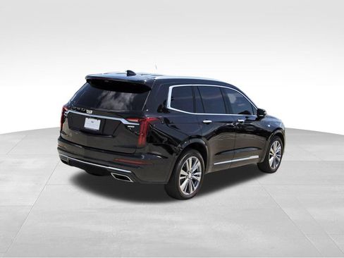 Used 2025 Cadillac XT6 Premium Luxury w/ Platinum Package FWD image 4