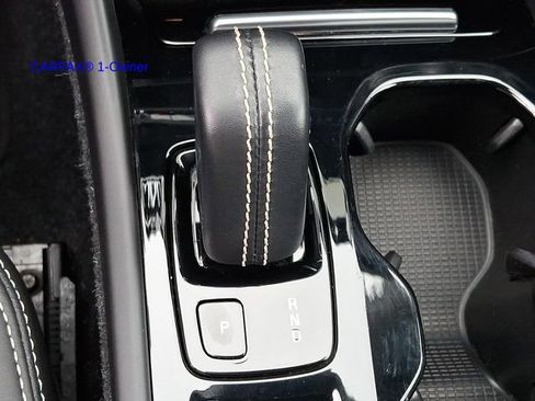 Used 2021 Volvo XC40 T5 R-Design w/ Advanced Package image 17