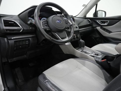 Used 2019 Subaru Forester Premium AWD/4WD image 12