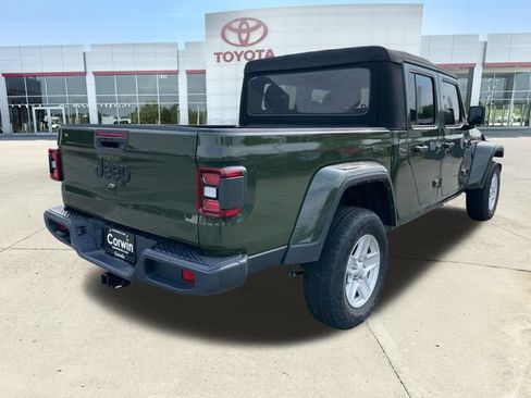 Used 2022 Jeep Gladiator Sport AWD/4WD image 9