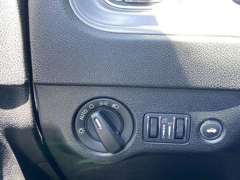 Used 2023 Dodge Charger SXT RWD image 13