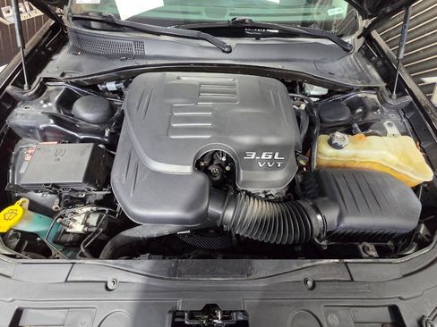 Used 2018 Chrysler 300 Touring L AWD/4WD image 31