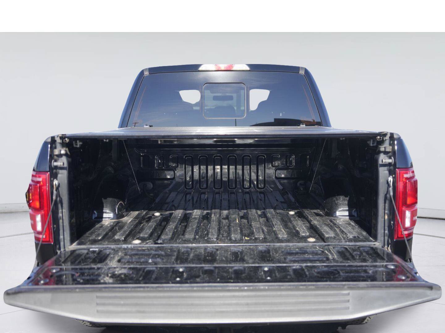 Used 2016 Ford F150 Lariat RWD image 32