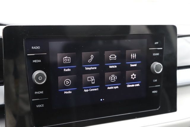 Used 2025 Volkswagen Taos SE FWD image 25