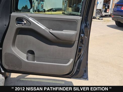 Used 2012 Nissan Pathfinder Silver RWD image 32
