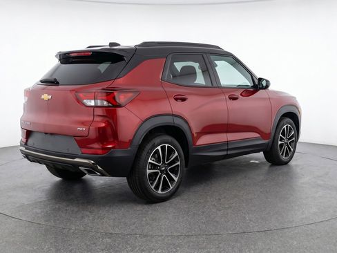 Used 2025 Chevrolet TrailBlazer LT FWD image 9