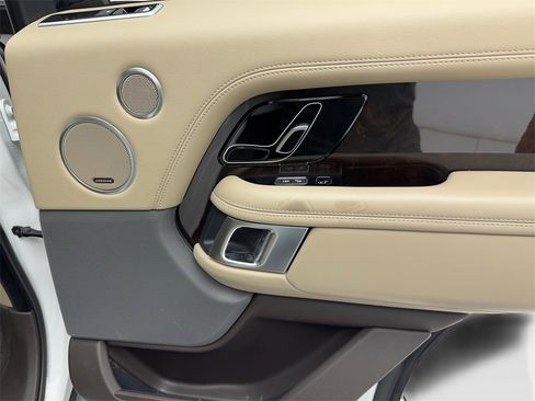 Used 2020 Land Rover Range Rover HSE image 48
