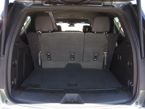 Used 2024 Chevrolet Tahoe LT RWD image 13