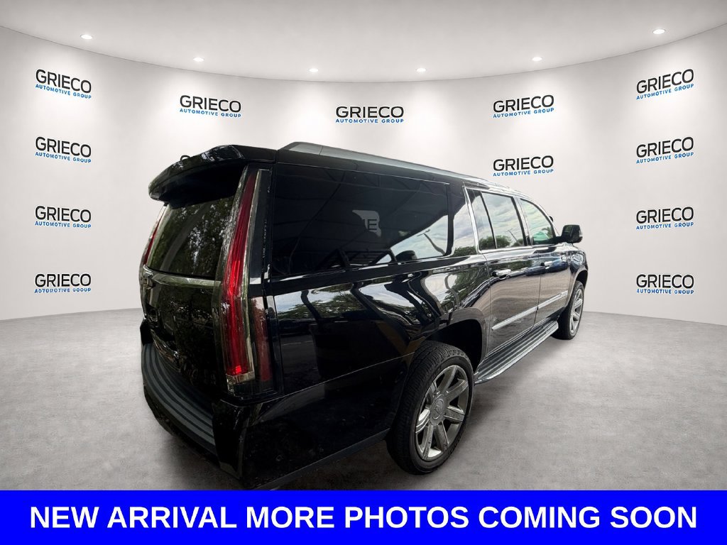 Used 2020 Cadillac Escalade ESV Luxury RWD image 5