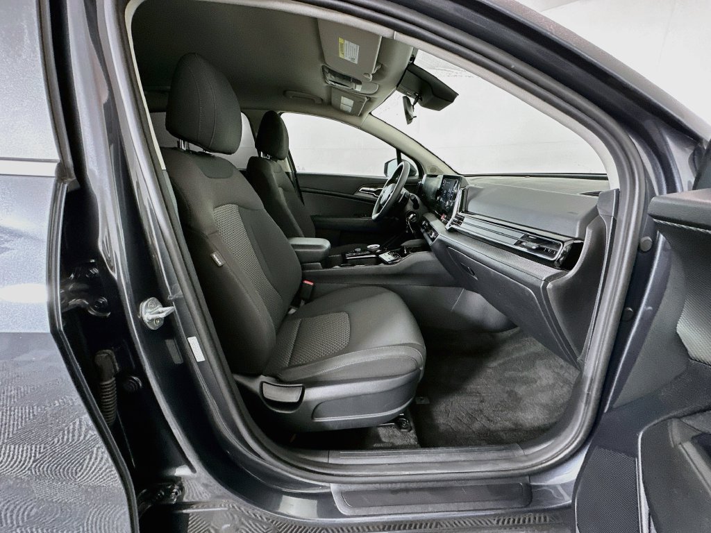 Used 2023 Kia Sportage LX AWD/4WD image 27