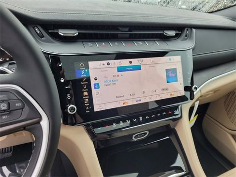 New 2026 Jeep Grand Cherokee Limited w/ Luxury Tech Group II image 25