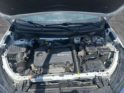 Used 2022 Chevrolet Equinox LS w/ LS Convenience Package AWD/4WD image 10