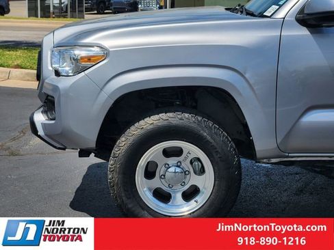 Used 2020 Toyota Tacoma SR w/ SR Convenience Package RWD image 9