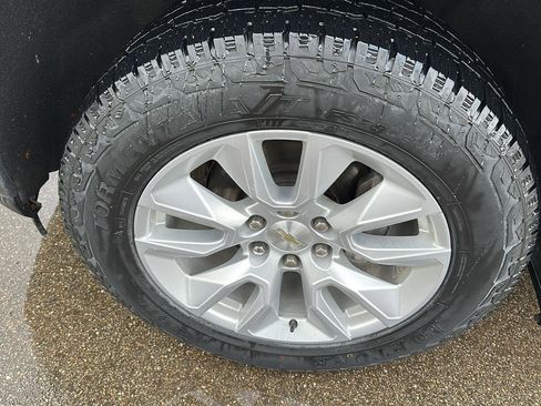 Used 2020 Chevrolet Silverado 1500 Custom w/ Custom Value Package image 13