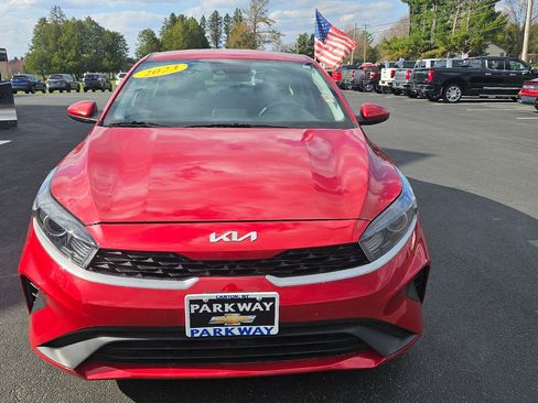 Used 2023 Kia Forte LXS FWD image 2