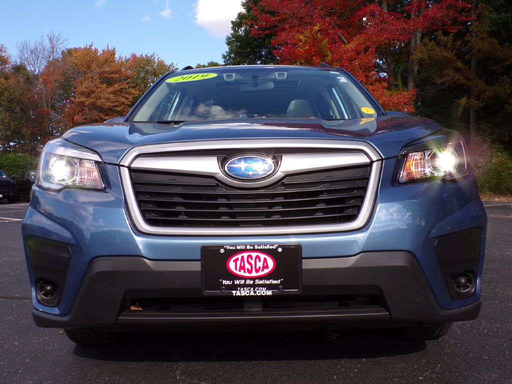 Used 2019 Subaru Forester Premium AWD/4WD image 2