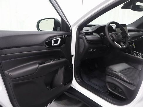 New 2026 Jeep Compass Latitude AWD/4WD image 9