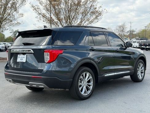 Certified 2022 Ford Explorer XLT w/ Equipment Group 202A AWD/4WD image 7
