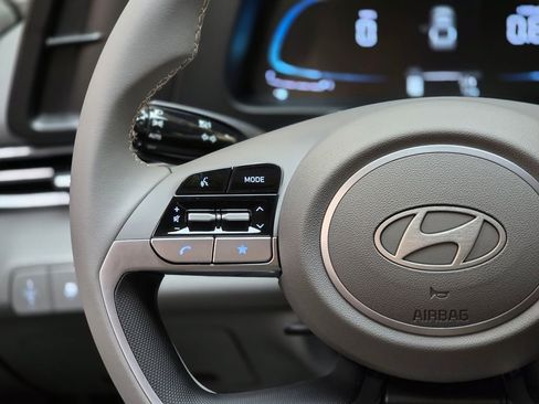 New 2026 Hyundai Elantra SEL Sport Premium FWD image 18