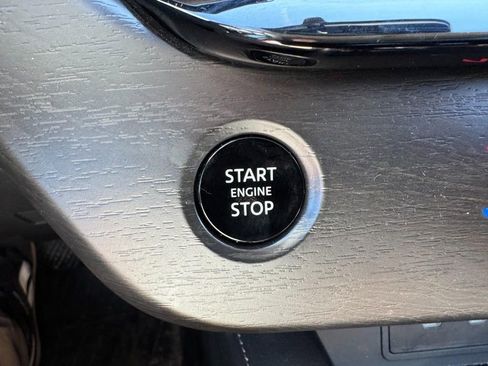 Used 2025 Nissan Murano SV AWD/4WD image 20