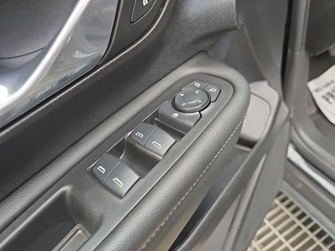 Used 2024 GMC Terrain SLE image 11