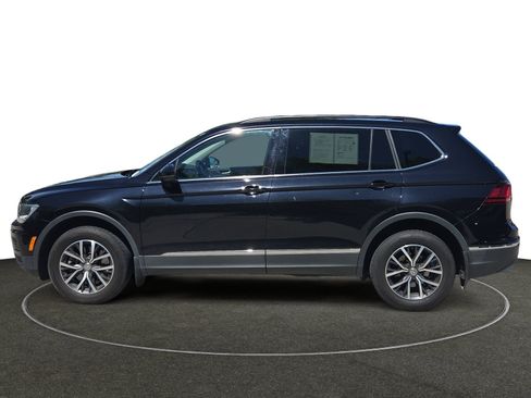 Used 2020 Volkswagen Tiguan SE w/ Panoramic Sunroof Package AWD/4WD image 2